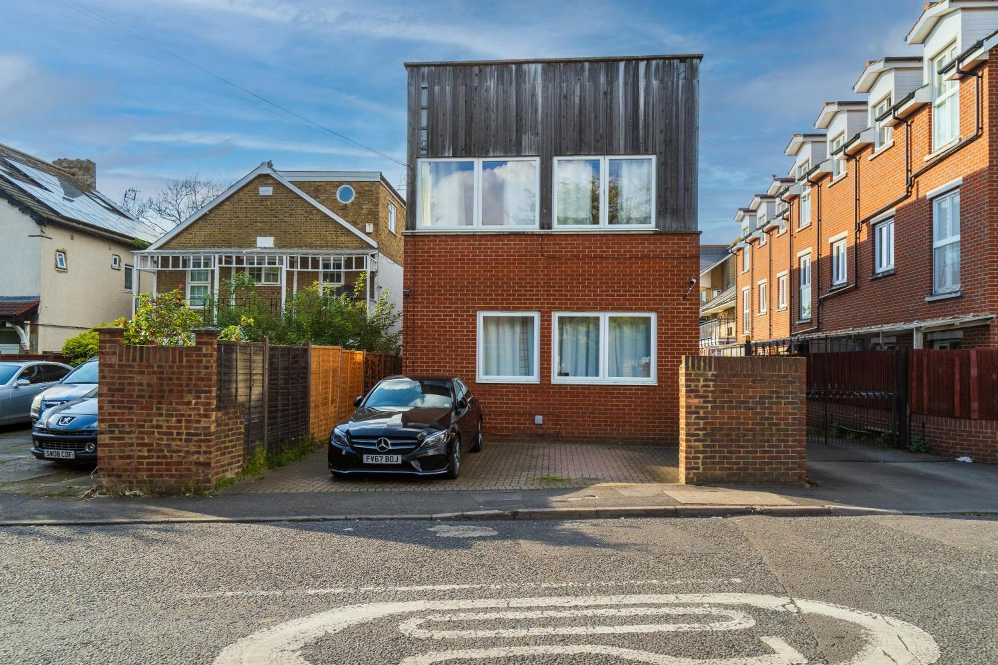 Modern 2 Bedroom Apartment In Mitcham, London Exteriör bild