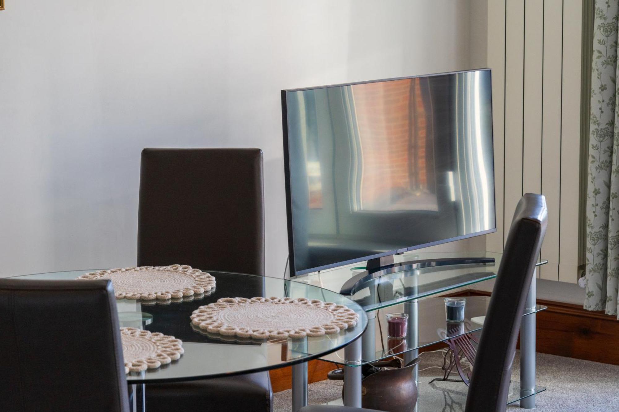 Modern 2 Bedroom Apartment In Mitcham, London Exteriör bild