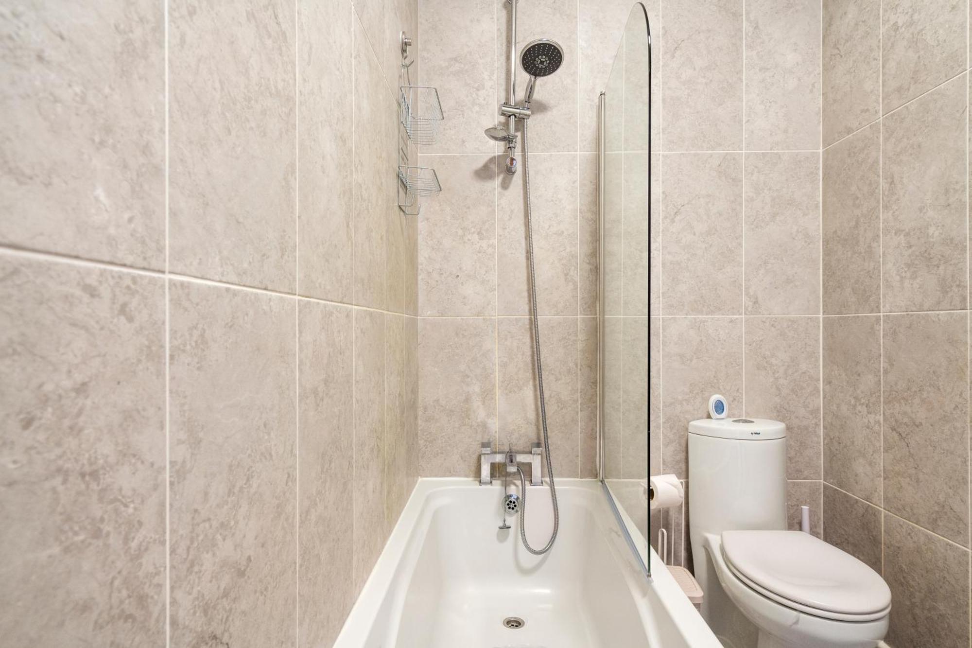 Modern 2 Bedroom Apartment In Mitcham, London Exteriör bild