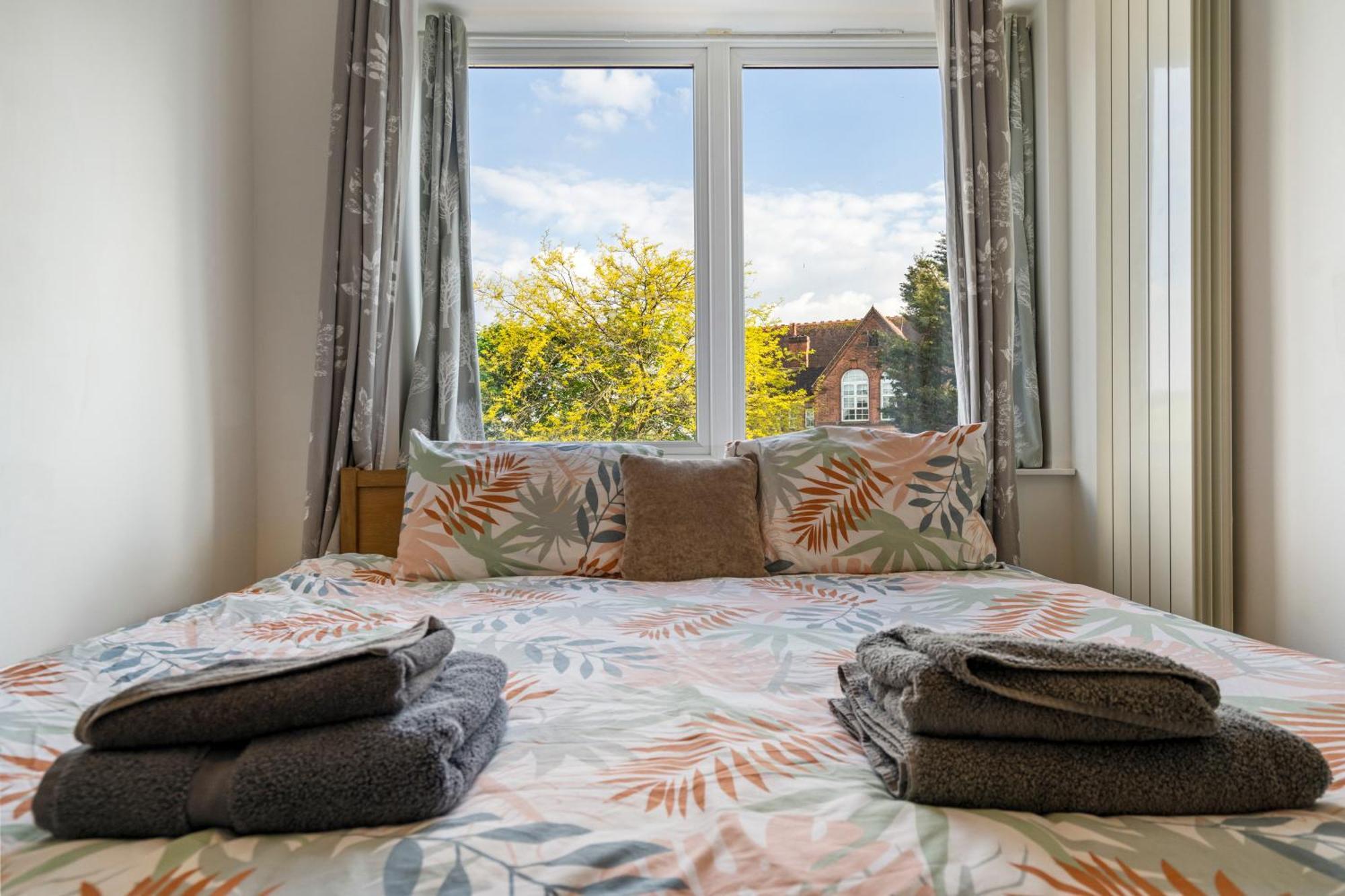 Modern 2 Bedroom Apartment In Mitcham, London Exteriör bild