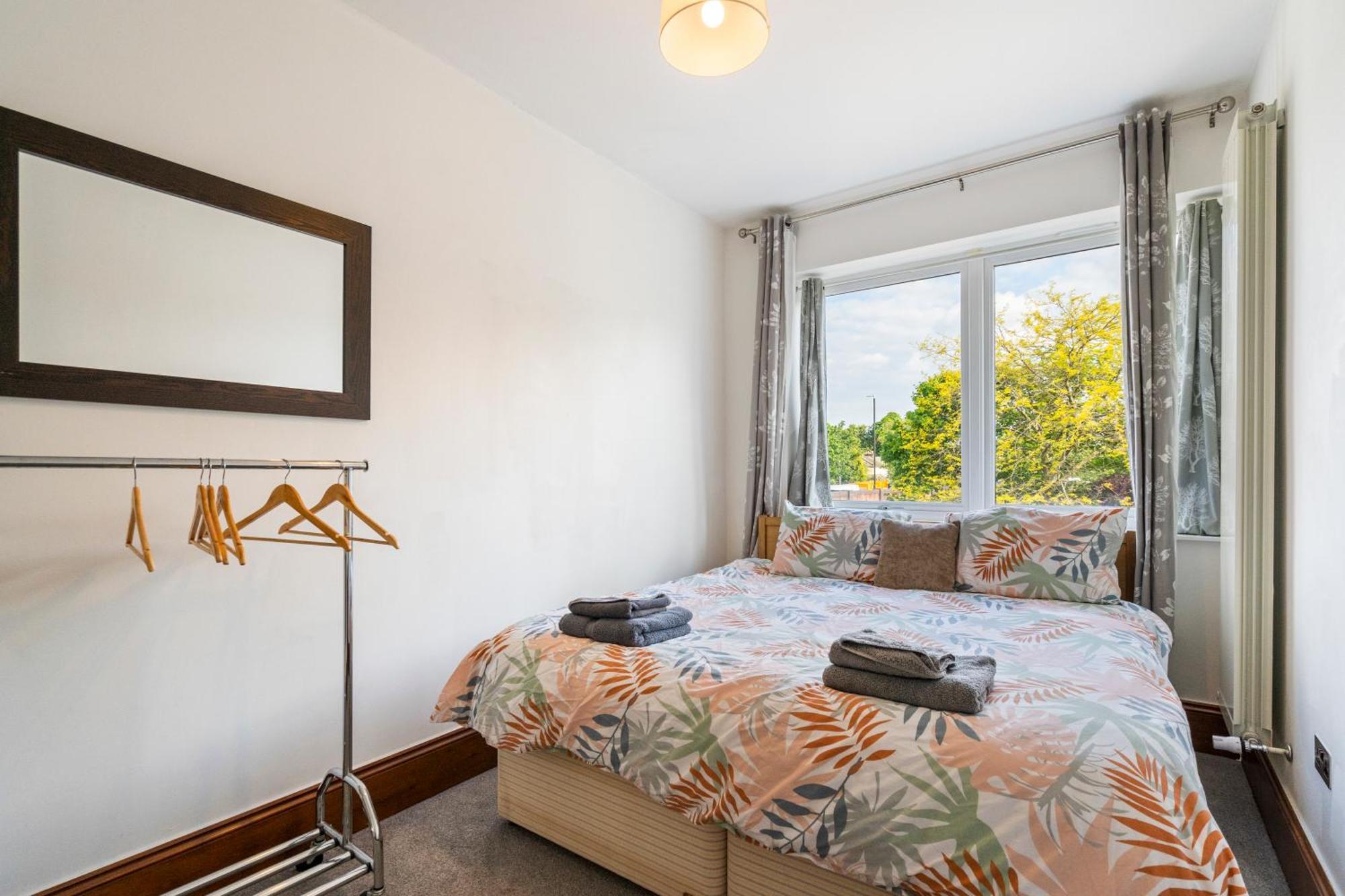 Modern 2 Bedroom Apartment In Mitcham, London Exteriör bild