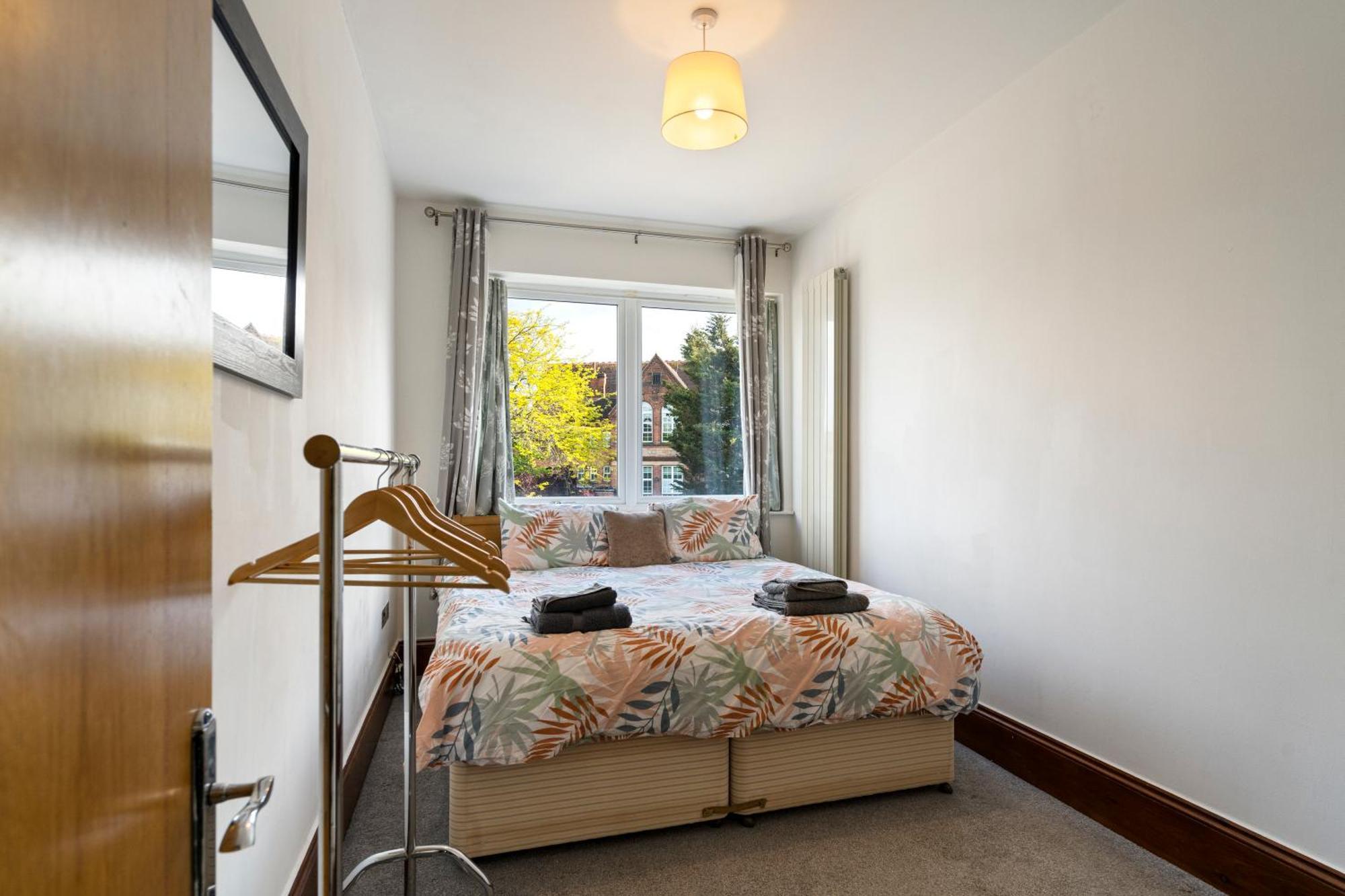 Modern 2 Bedroom Apartment In Mitcham, London Exteriör bild